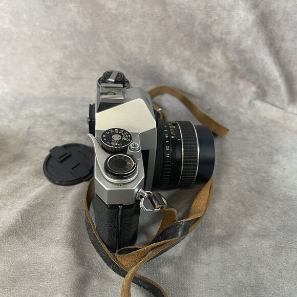 Pentax Spotmatic 35mm SLR Film Camera with Super Takumar lens & Wide Angel Lens - Picture 14 of 16